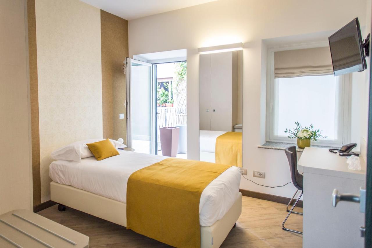 Hotel Ponti Angera Exterior photo