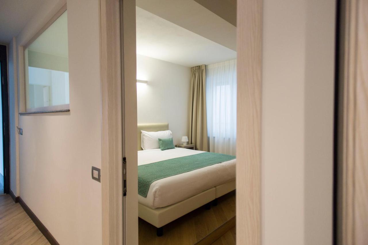 Hotel Ponti Angera Exterior photo