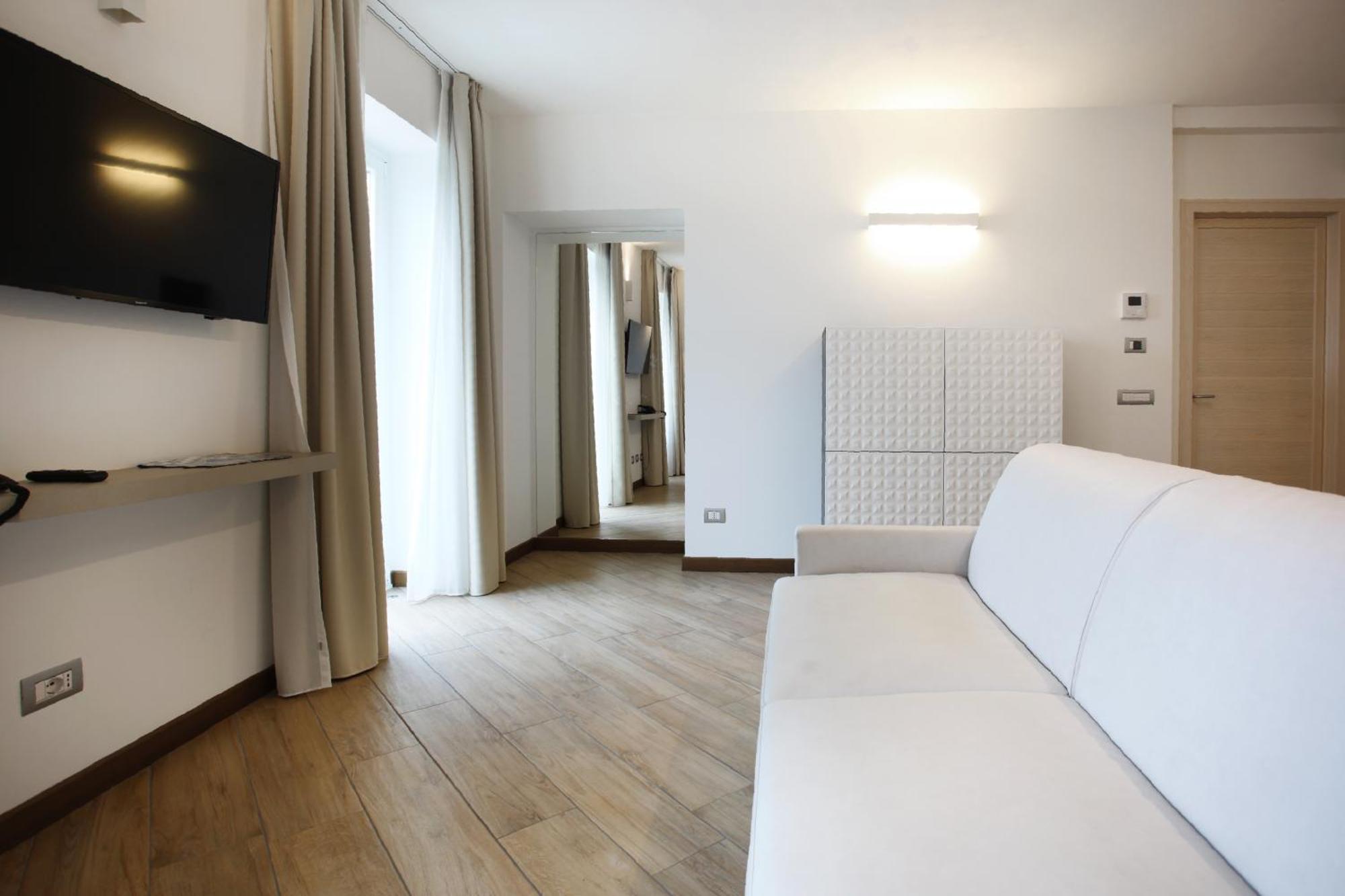 Hotel Ponti Angera Exterior photo