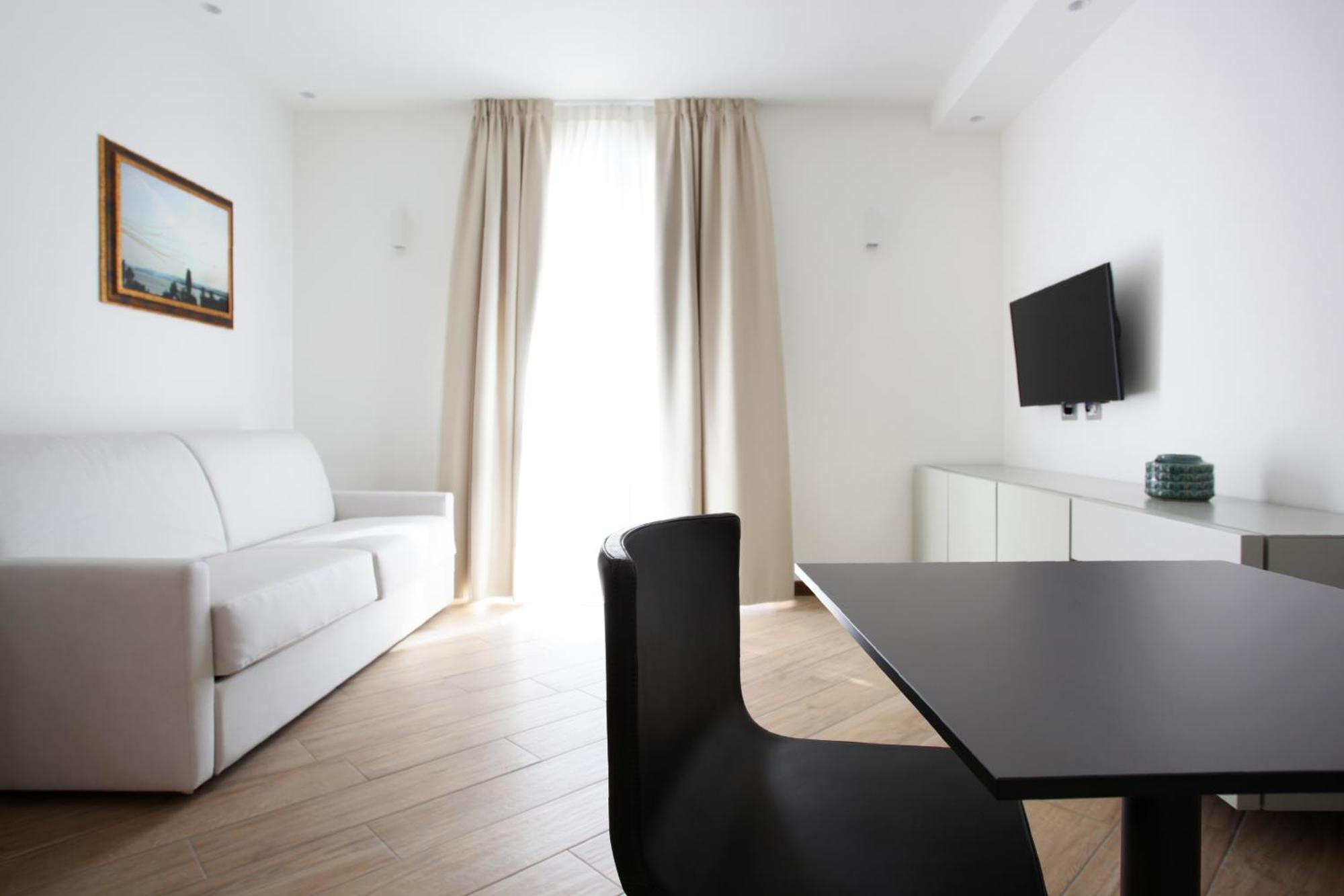 Hotel Ponti Angera Exterior photo