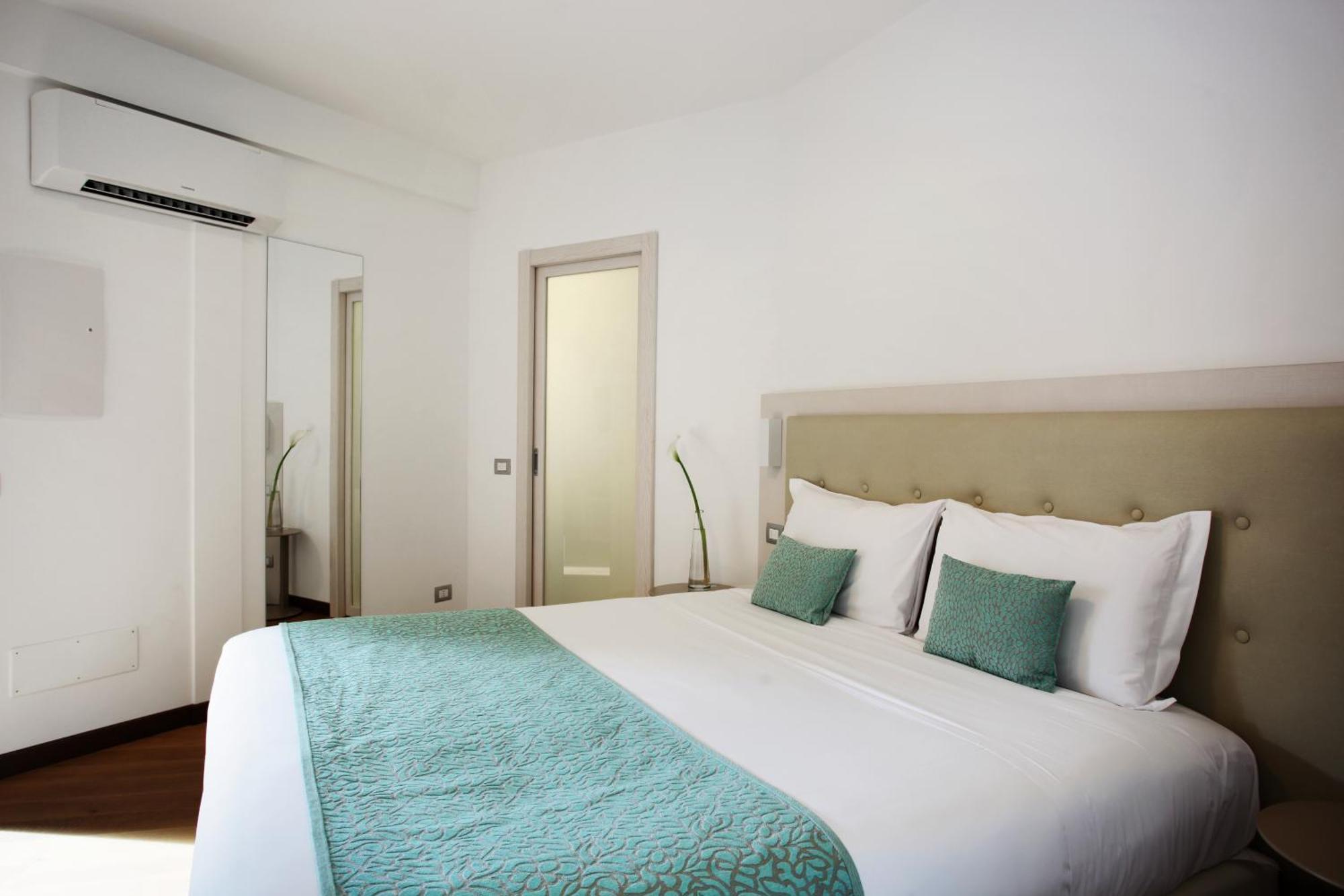Hotel Ponti Angera Exterior photo