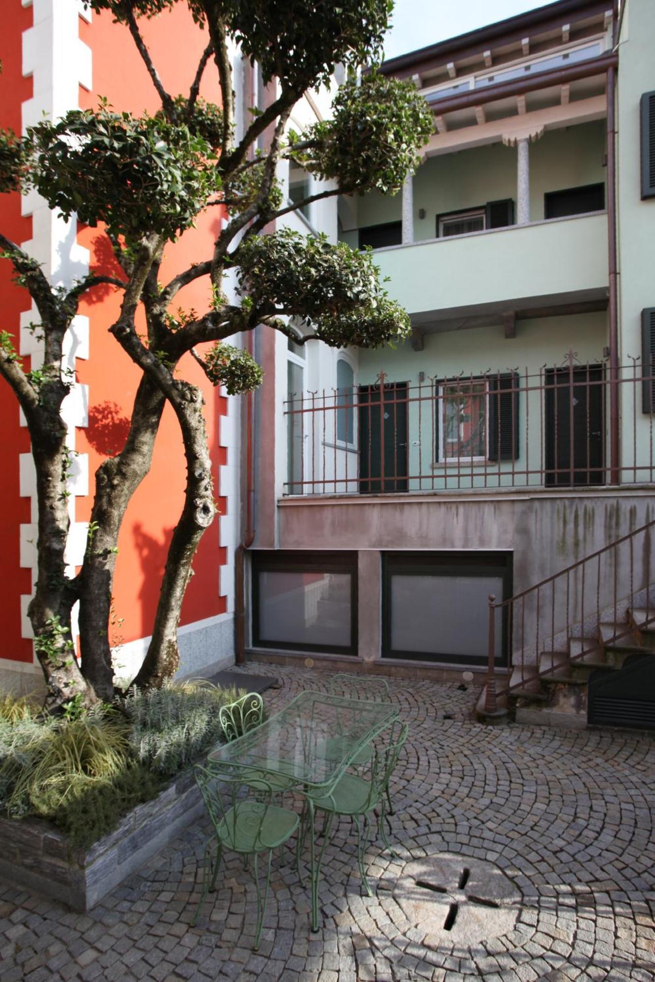 Hotel Ponti Angera Exterior photo
